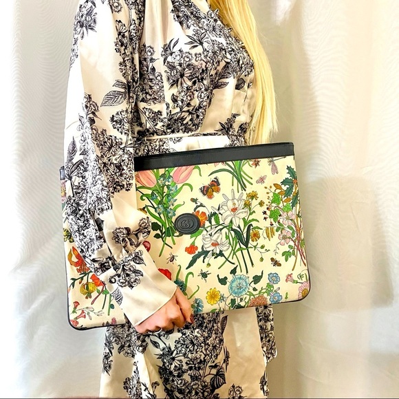 Gucci Handbags - Vintage Gucci XXL Floral Canvas Clutch